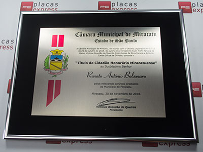 Diplomas e certificados